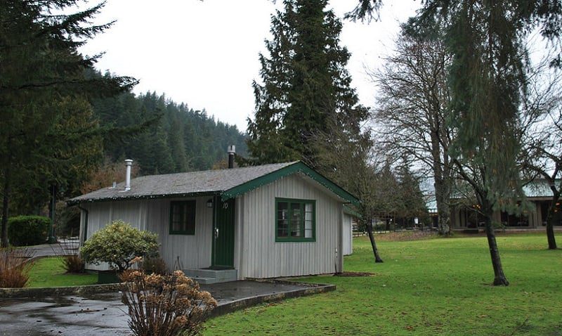 Harrison Hot Springs Cabins