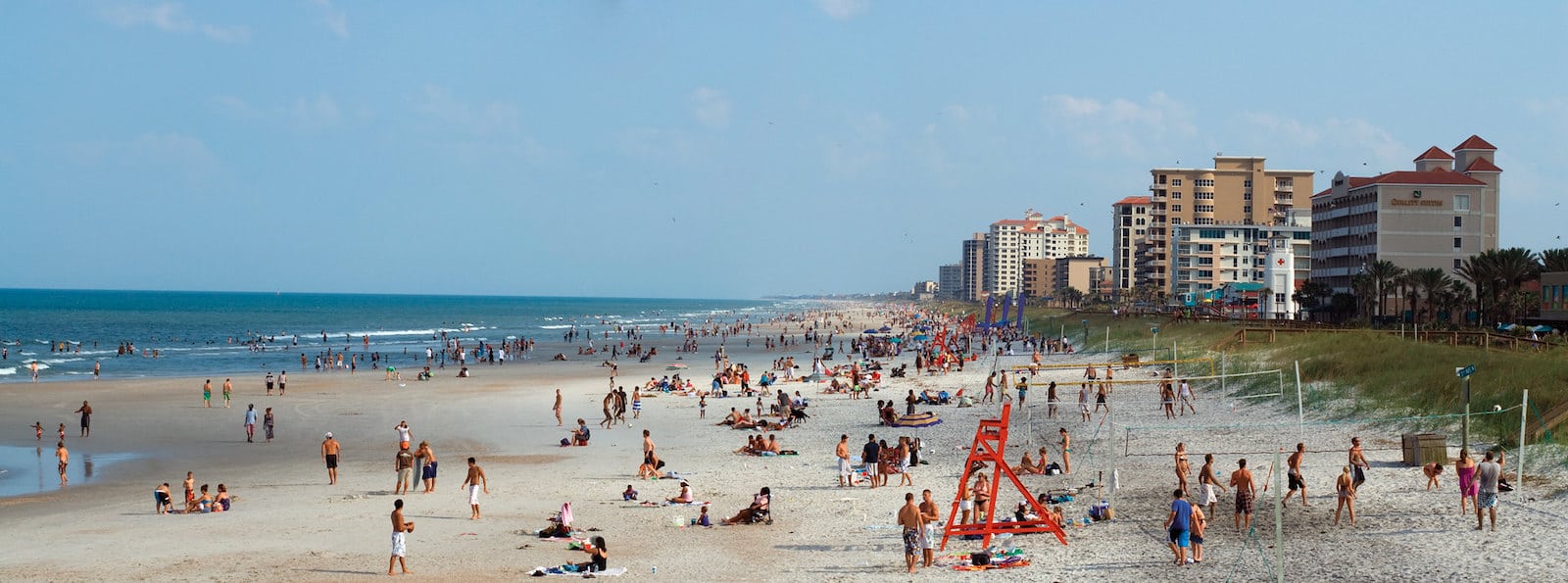 Image of crowds at Jacksonville Beach, Florida