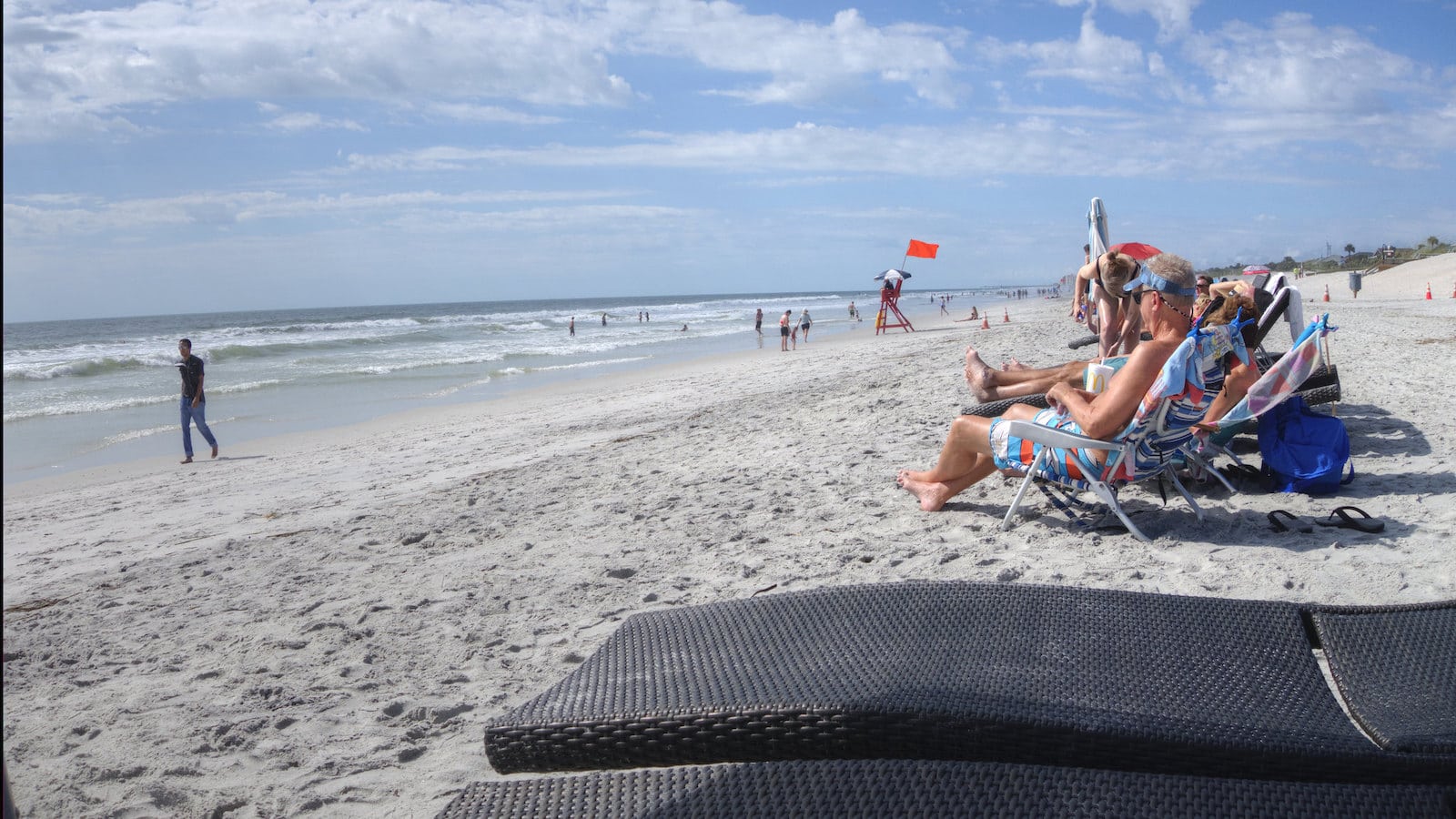 Image of beachgoers at Neptune Beach, Florida
