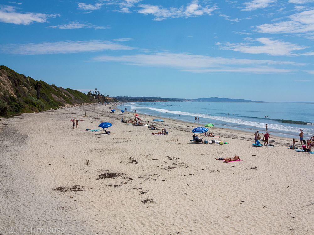 Image of beachgoers at Swami’s Beach, Encinitas