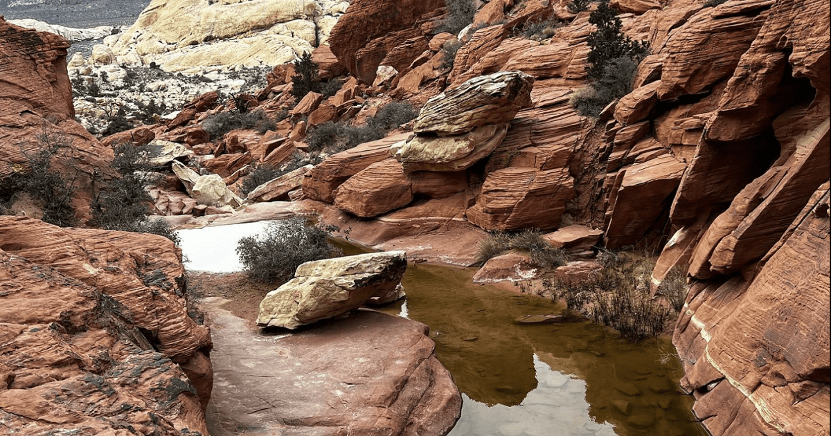 Calico Tanks Trail