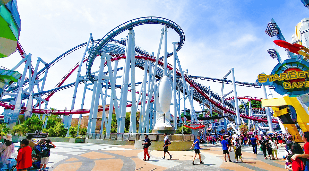 Amusement Park - Roller Coaster