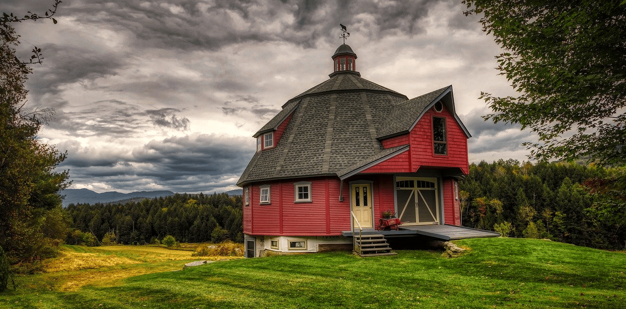 Iowa Attractions - Barn House