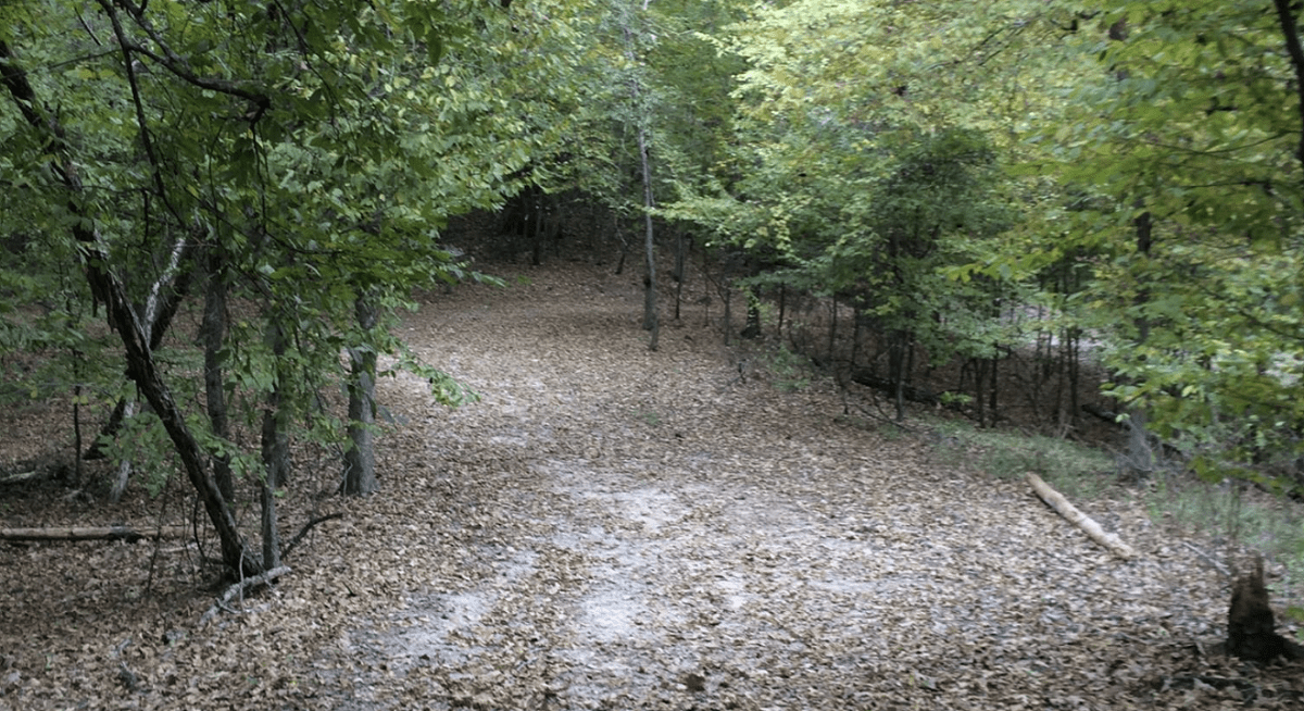 Hiking Trail to Tunica Falls