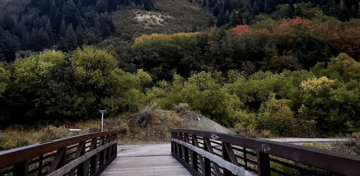 Hiking to Bridal Veil Falls