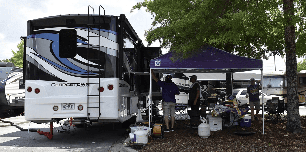 Hoover Met Complex RV Park