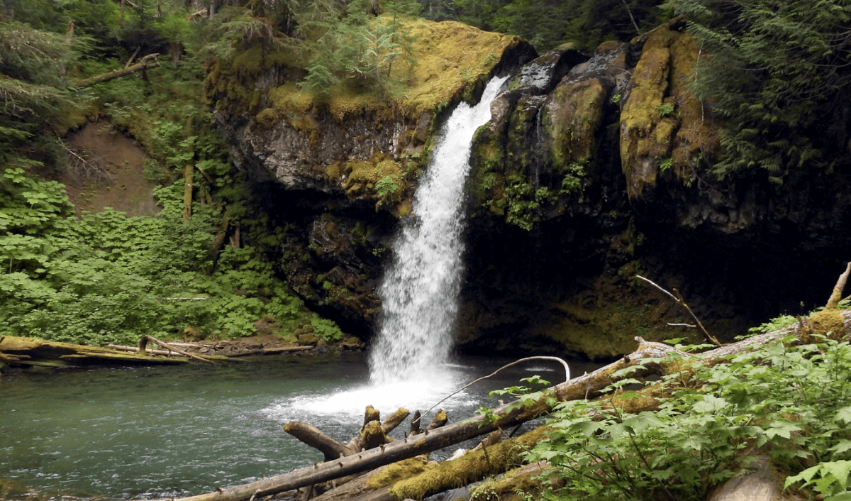 Iron Creek Falls